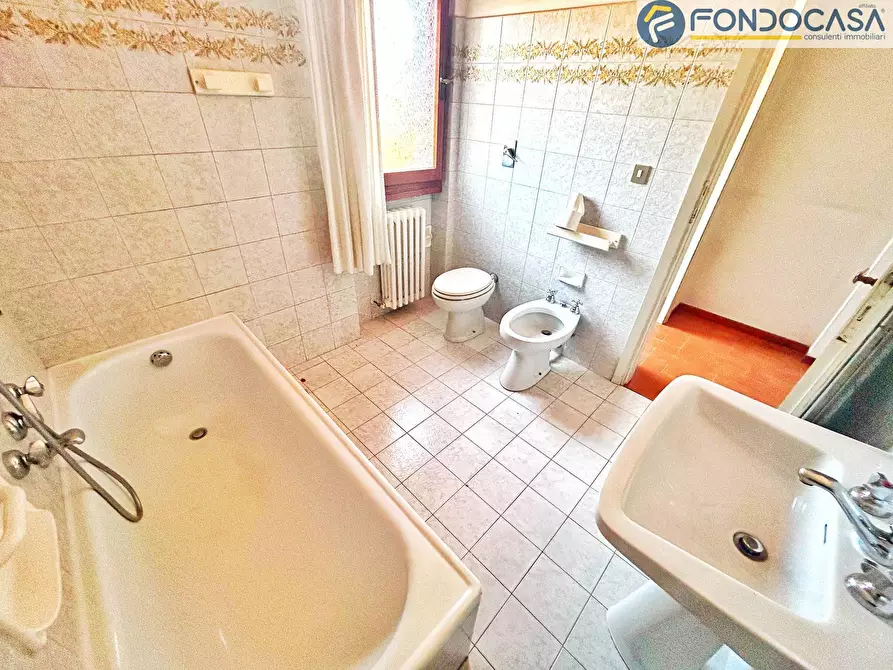 Immagine 25 di Villa in vendita  in Via Federigi a Seravezza