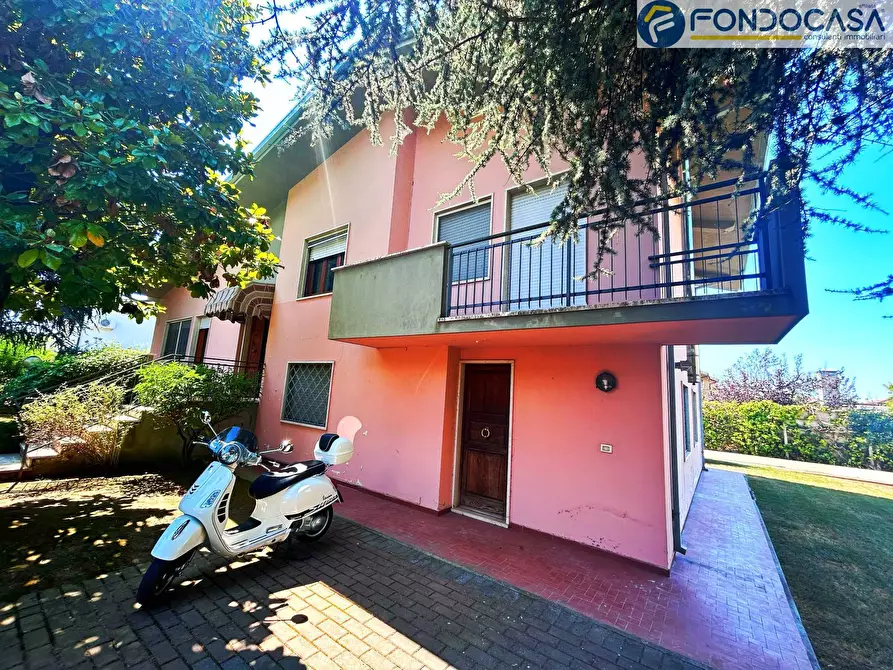 Immagine 30 di Villa in vendita  in Via Federigi a Seravezza