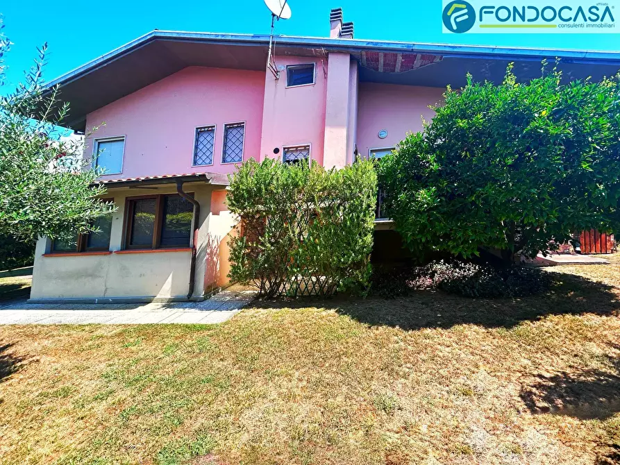 Immagine 2 di Villa in vendita  in Via Federigi a Seravezza