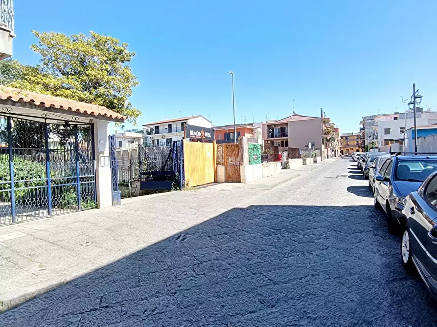 Immagine 18 di Locale commerciale in affitto  a Pomigliano D'arco