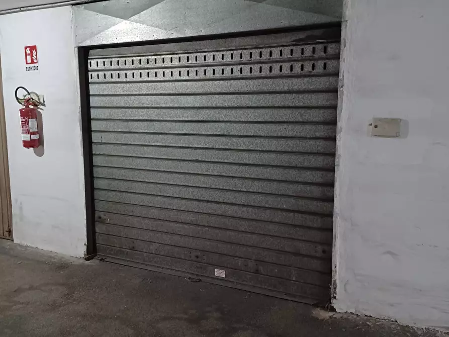 Immagine 3 di Box auto in vendita  a Marigliano