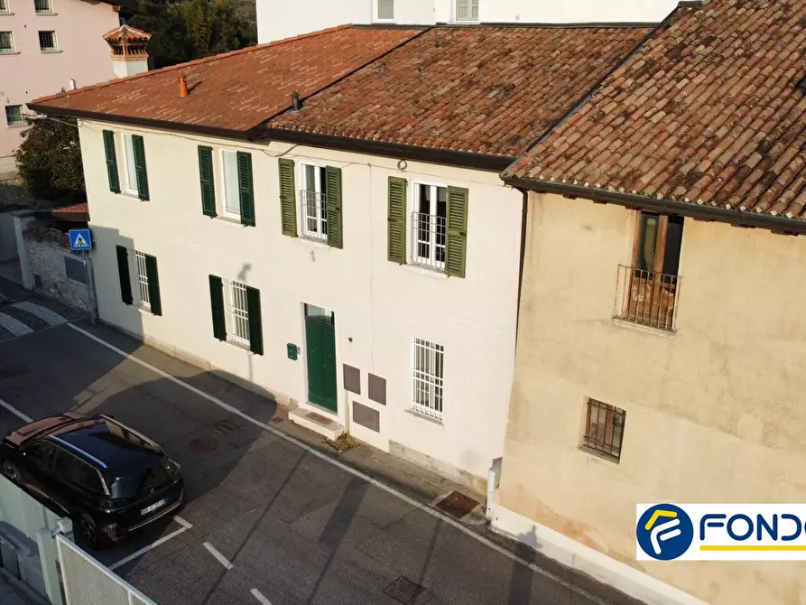 Immagine 3 di Villa in vendita  a Brescia