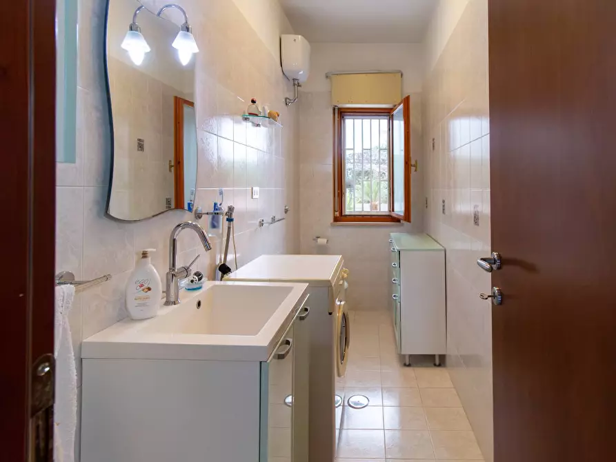 Immagine 8 di Appartamento in vendita  in Viale Giuseppe Verdi a Montecorvino Pugliano