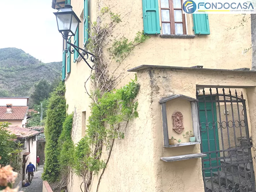 Immagine 1 di Casa semindipendente in vendita  in Via Francesco donati a Seravezza