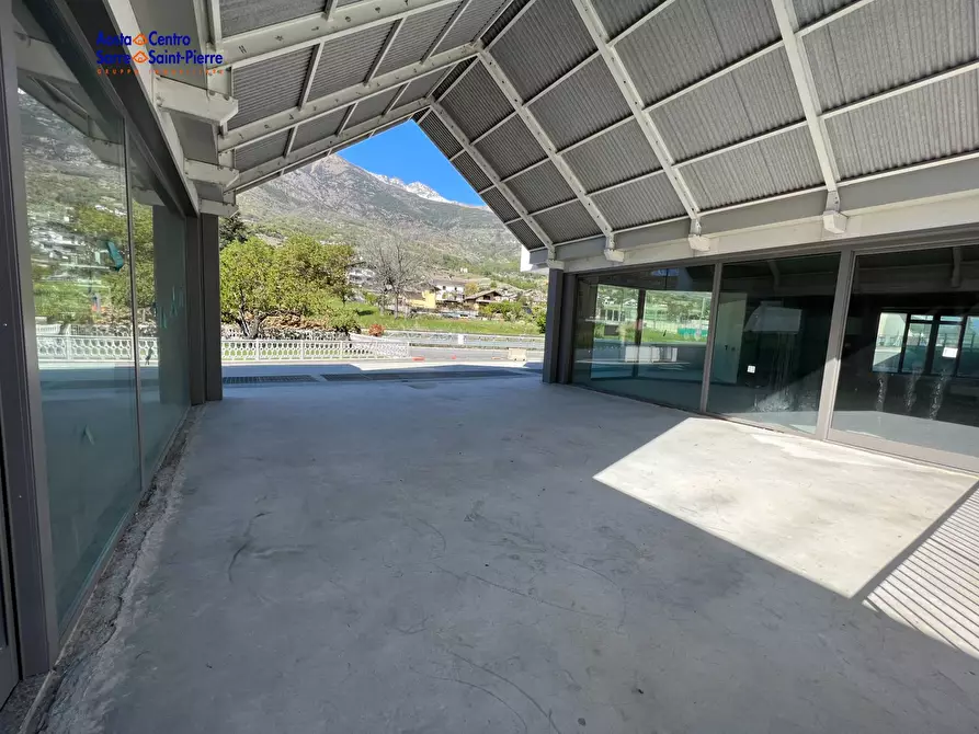 Immagine 3 di Locale commerciale in affitto  in Località Grande Charriere a Saint-Christophe