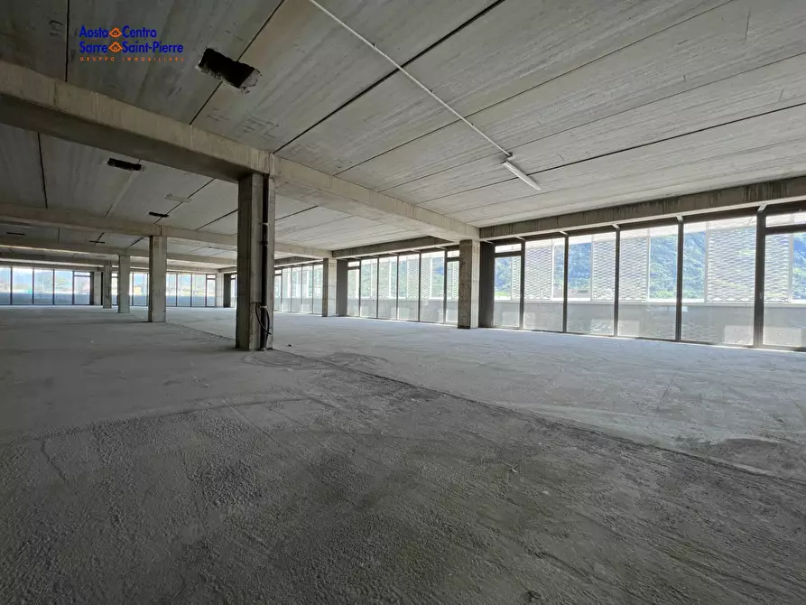 Immagine 11 di Locale commerciale in affitto  in Località Grande Charriere a Saint-Christophe