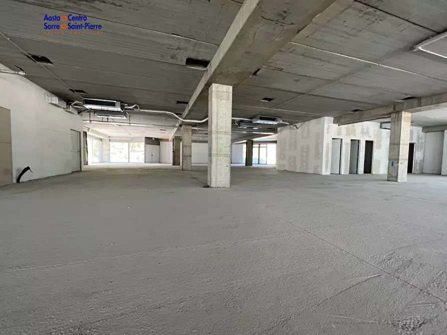 Immagine 5 di Locale commerciale in affitto  in Località Grande Charriere a Saint-Christophe