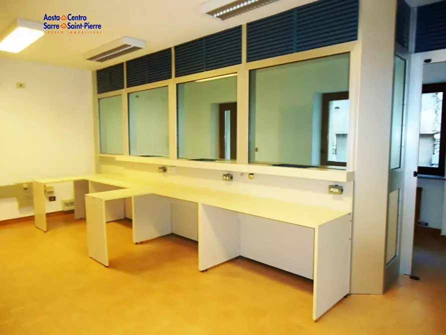 Immagine 4 di Ufficio in affitto  in via Pierino Chanoux a Villeneuve