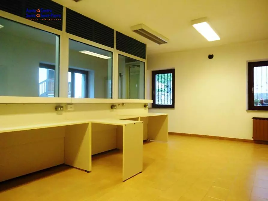 Immagine 5 di Ufficio in affitto  in via Pierino Chanoux a Villeneuve