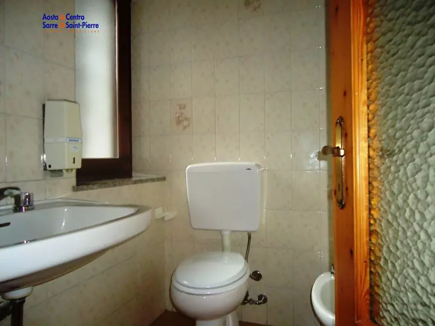 Immagine 7 di Ufficio in affitto  in via Pierino Chanoux a Villeneuve