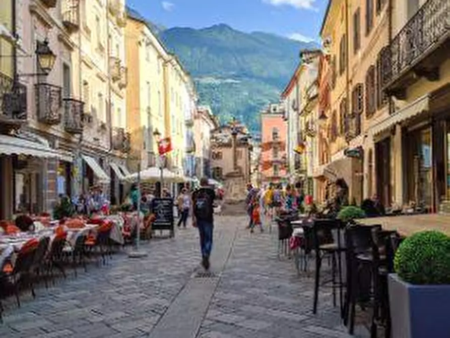 Immagine 3 di Attività commerciale in vendita  in Aosta a Aosta