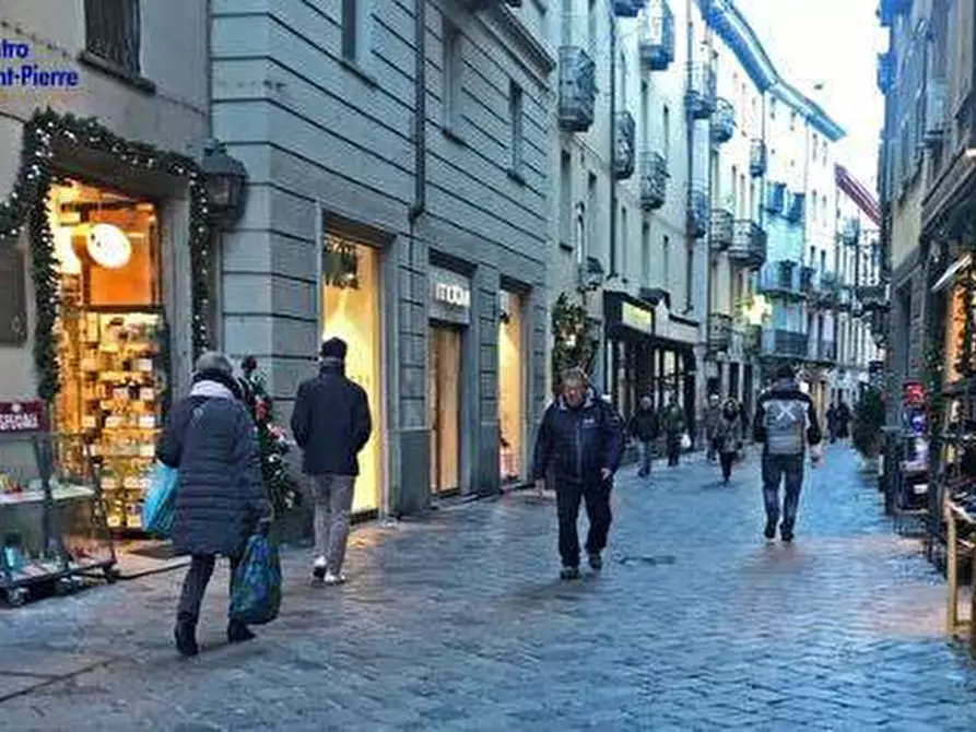 Immagine 4 di Attività commerciale in vendita  in Aosta a Aosta