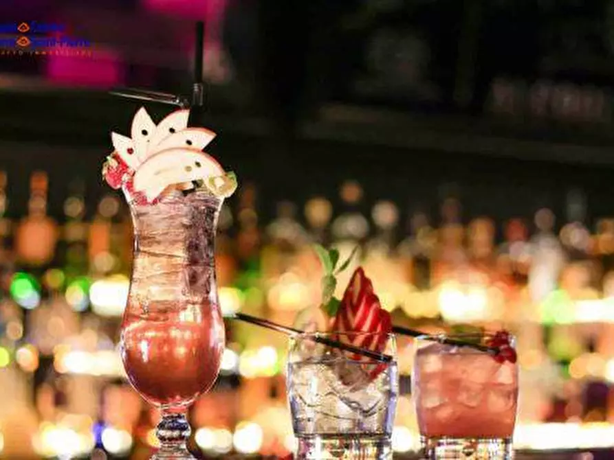 Immagine 8 di Attività commerciale in vendita  in Aosta a Aosta