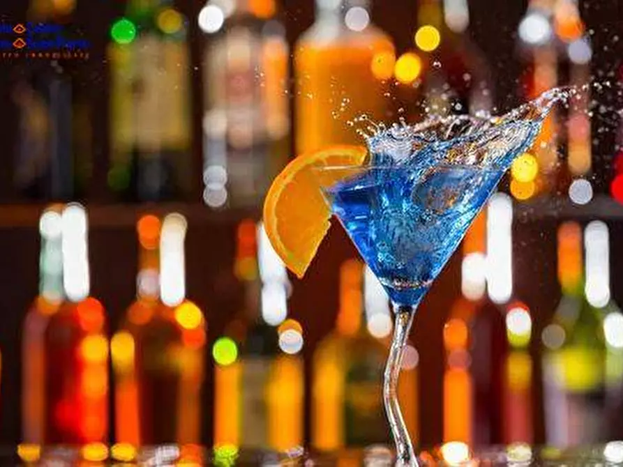 Immagine 9 di Attività commerciale in vendita  in Aosta a Aosta