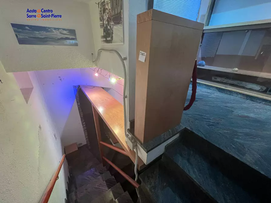 Immagine 15 di Locale commerciale in affitto  in Via Aubert a Aosta