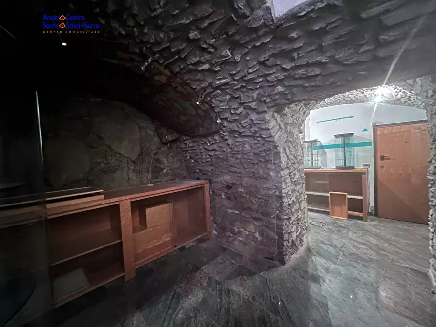 Immagine 17 di Locale commerciale in affitto  in Via Aubert a Aosta