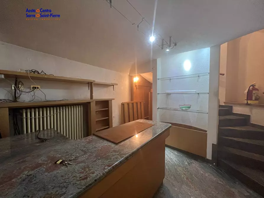 Immagine 5 di Locale commerciale in affitto  in Via Aubert a Aosta