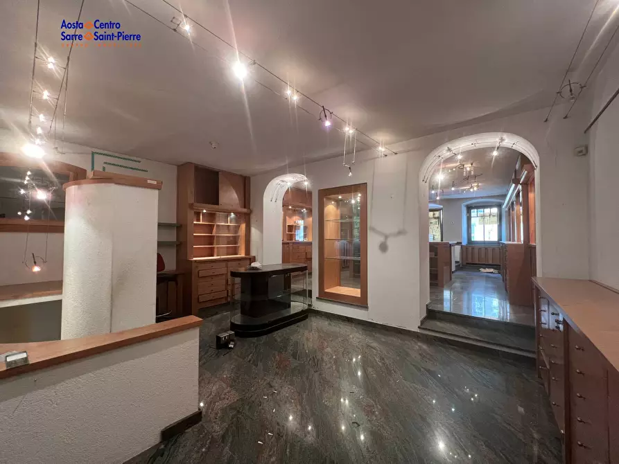 Immagine 7 di Locale commerciale in affitto  in Via Aubert a Aosta