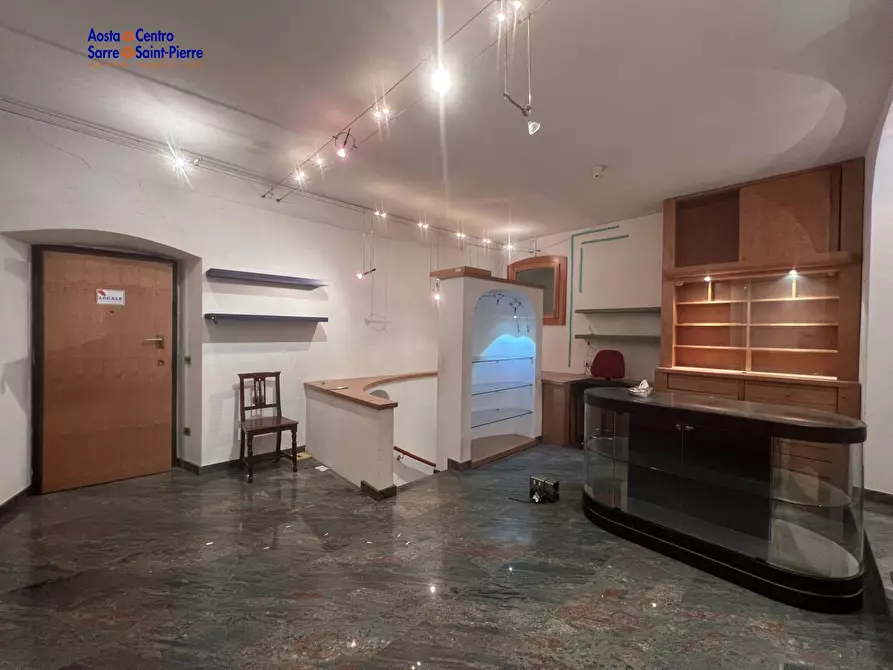 Immagine 8 di Locale commerciale in affitto  in Via Aubert a Aosta