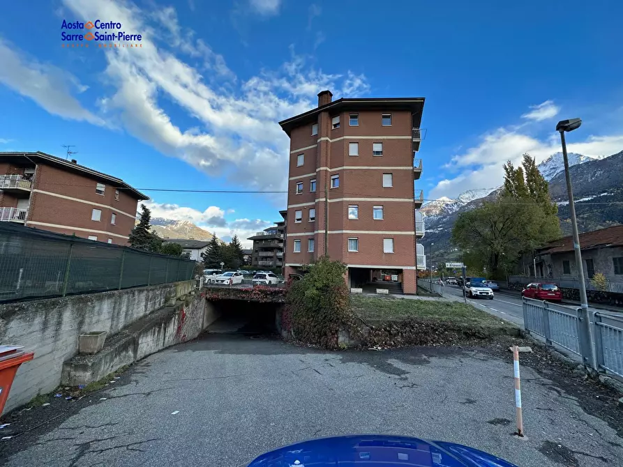 Immagine 1 di Box auto in vendita  in Via Grand Eyvia a Aosta