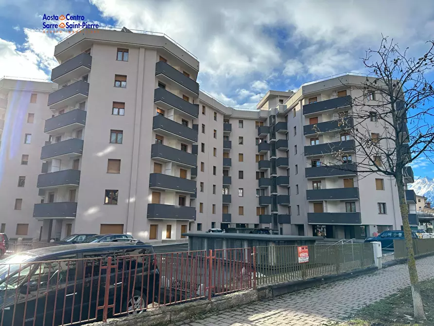 Immagine 1 di Appartamento in vendita  in Via Volontari del Sangue a Aosta