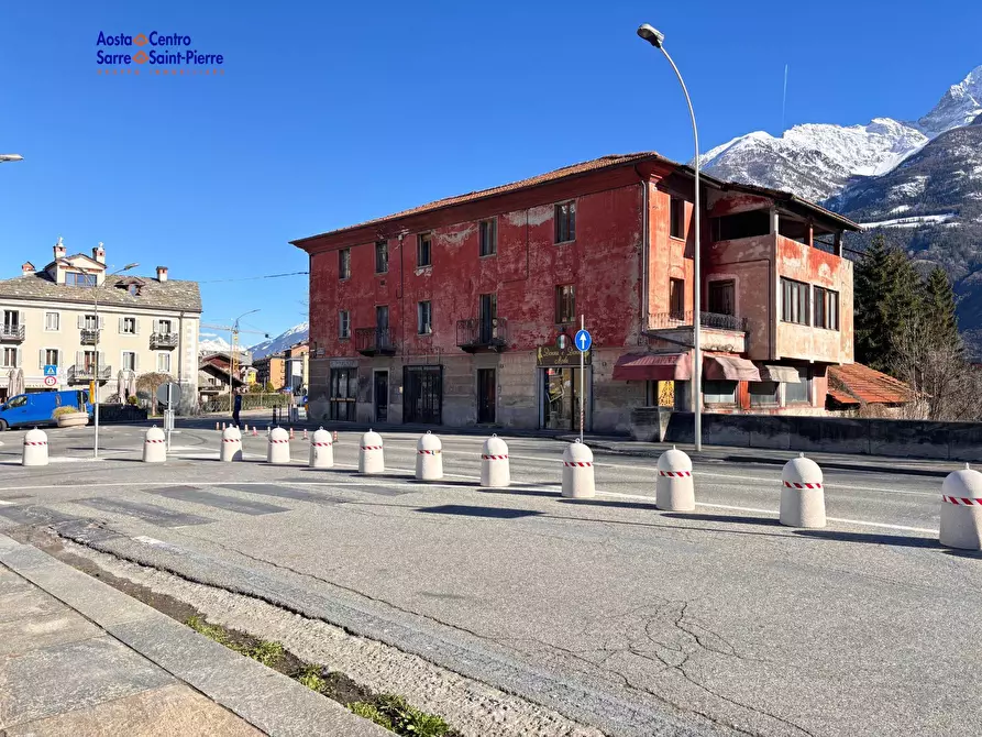 Immagine 1 di Casa indipendente in vendita  in Via Piazza Vuillermin a Aosta