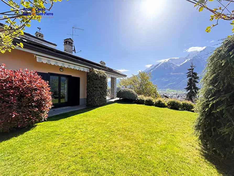 Immagine 3 di Villa in vendita  in Via Delle Betulle a Aosta