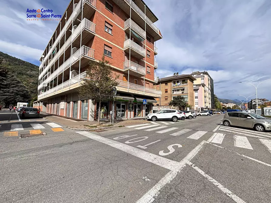 Immagine 1 di Box auto in vendita  in Via Vullierminaz a Aosta