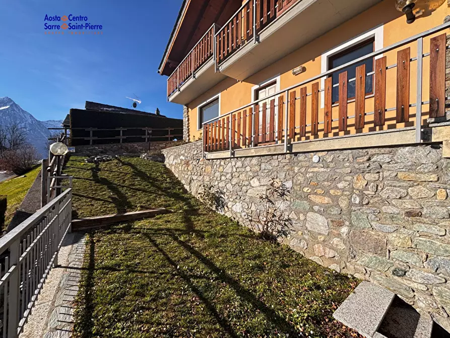 Immagine 2 di Villa in vendita  in Frazione Fontaine a Quart