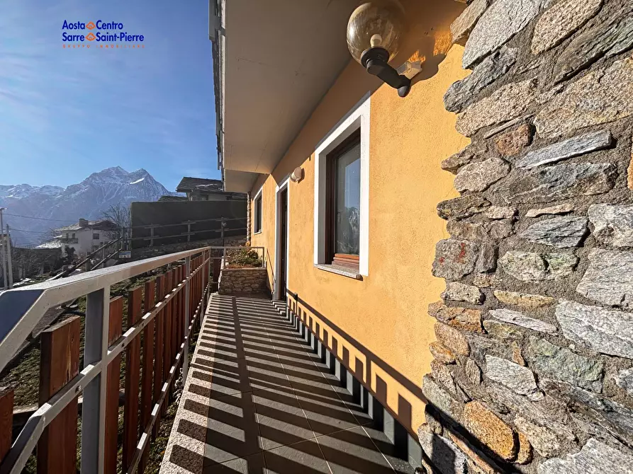 Immagine 5 di Villa in vendita  in Frazione Fontaine a Quart