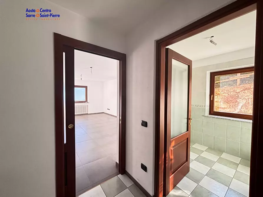 Immagine 9 di Villa in vendita  in Frazione Fontaine a Quart