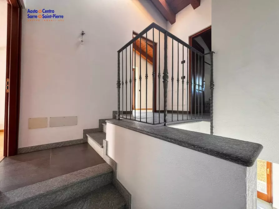 Immagine 11 di Villa in vendita  in Frazione Fontaine a Quart