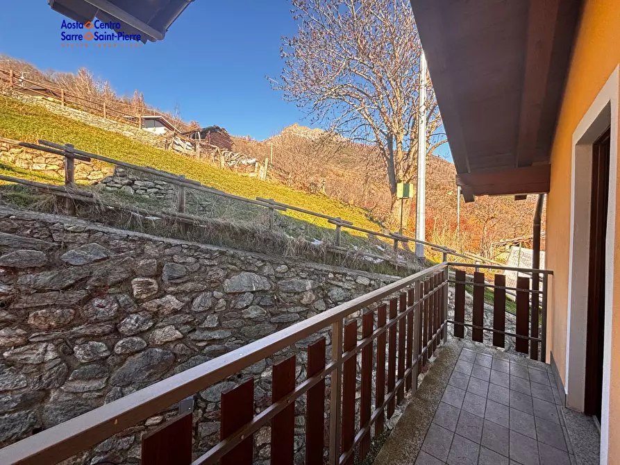 Immagine 18 di Villa in vendita  in Frazione Fontaine a Quart