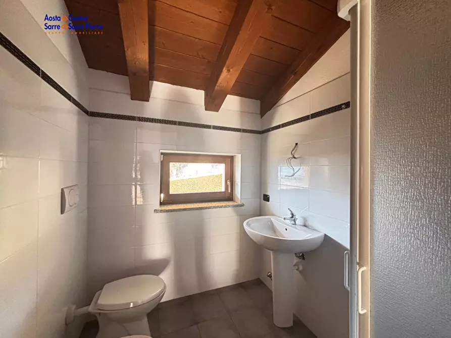 Immagine 19 di Villa in vendita  in Frazione Fontaine a Quart