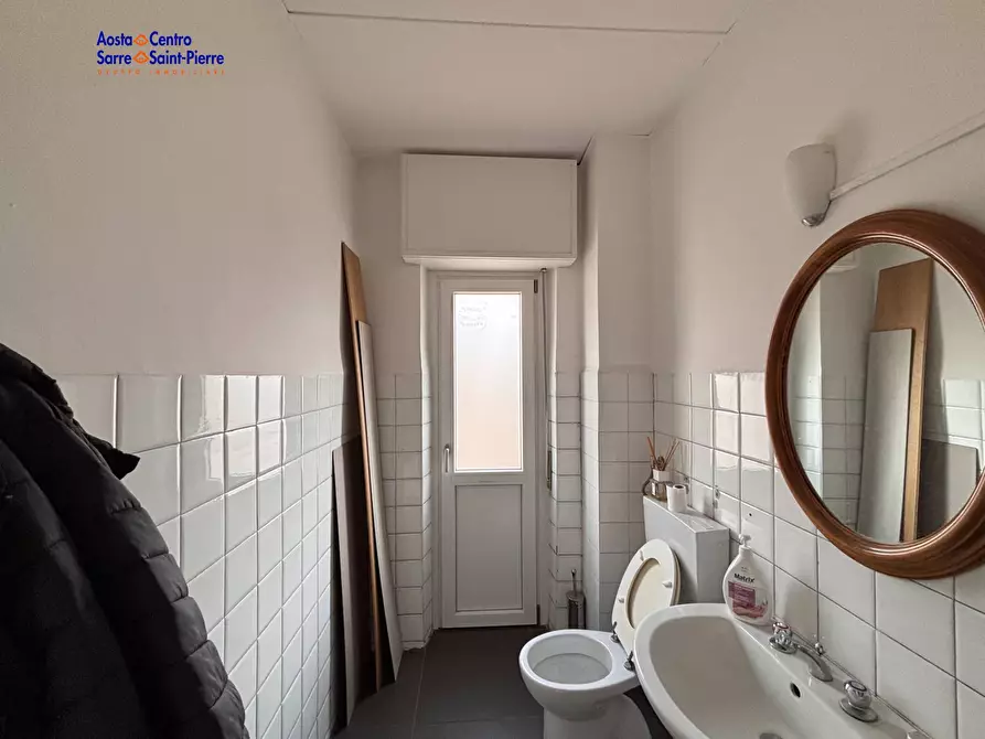 Immagine 11 di Locale commerciale in affitto  in Corso Battaglione a Aosta