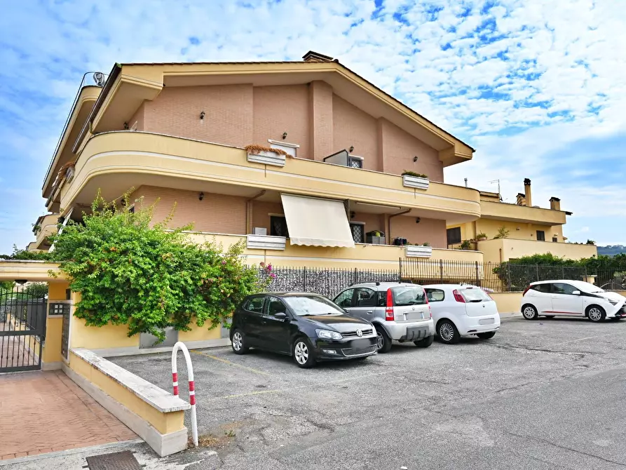 Immagine 1 di Appartamento in vendita  in Via San Matteo a Marino