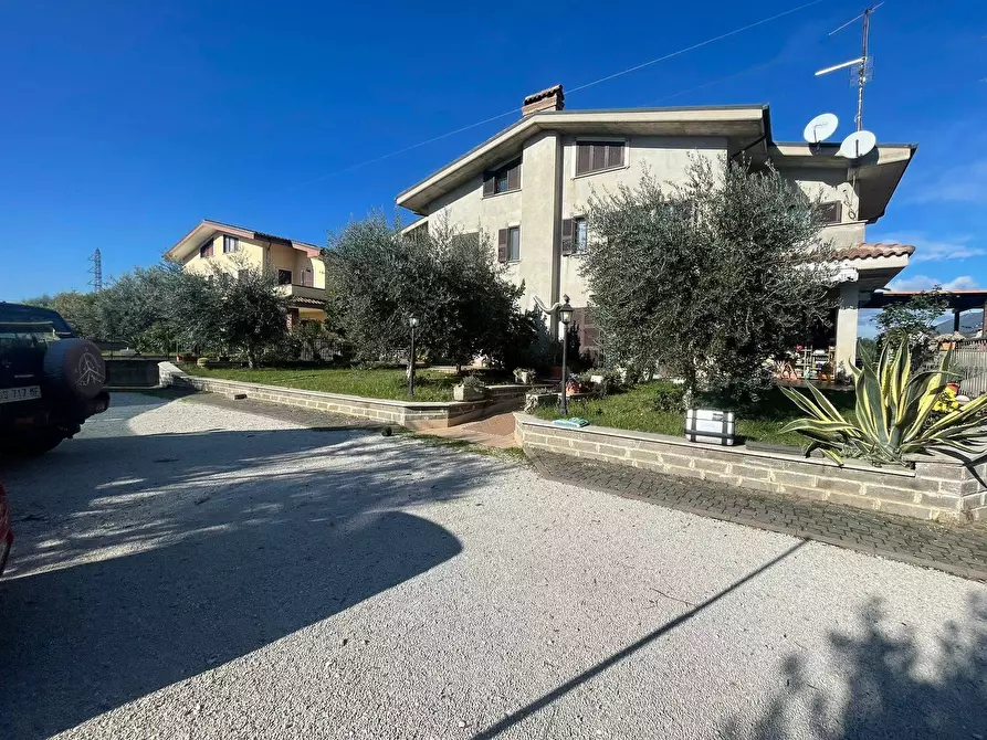 Immagine 1 di Casa indipendente in vendita  in Strada Campolimpido a Tivoli