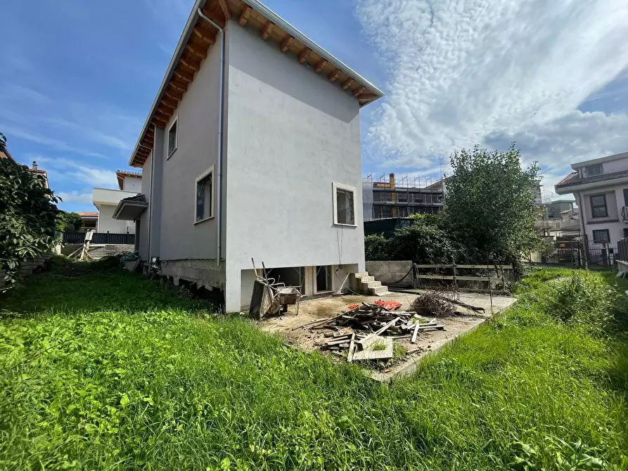 Immagine 7 di Villa in vendita  in via colleferro a Guidonia Montecelio