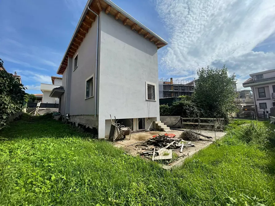 Immagine 8 di Villa in vendita  in via colleferro a Guidonia Montecelio