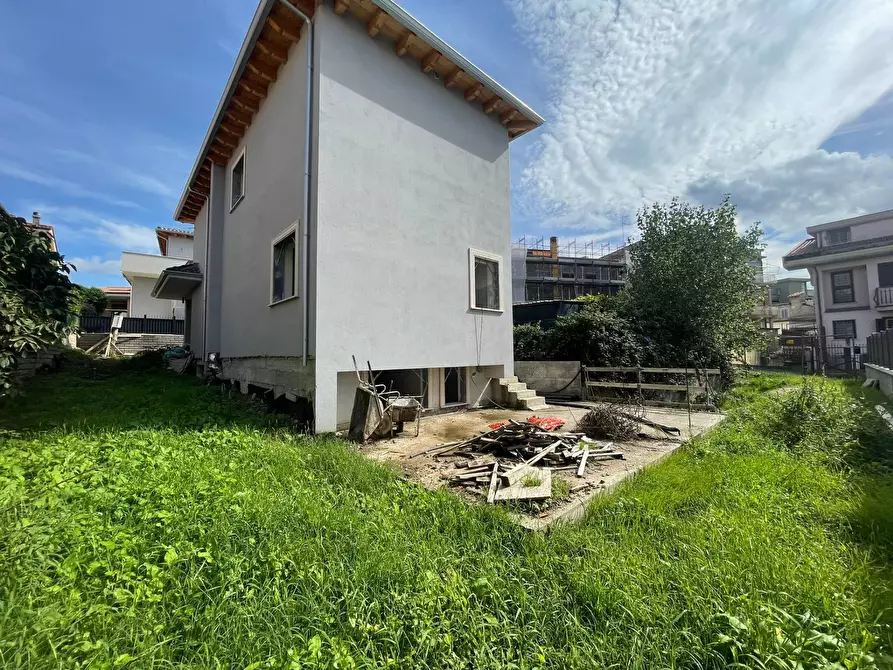 Immagine 9 di Villa in vendita  in via colleferro a Guidonia Montecelio
