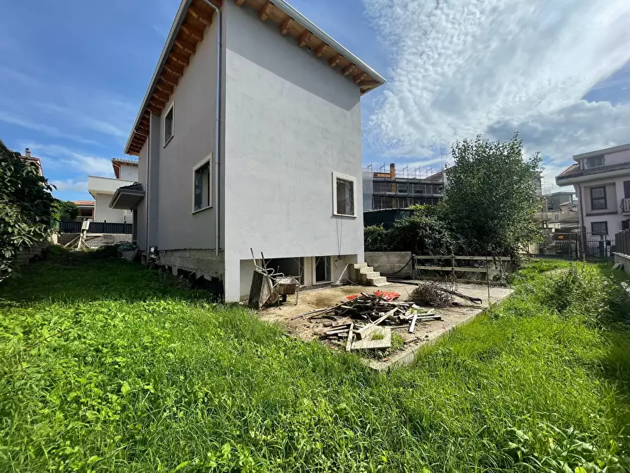 Immagine 10 di Villa in vendita  in via colleferro a Guidonia Montecelio