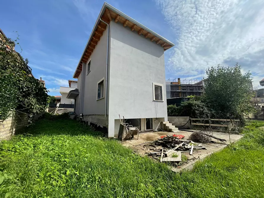 Immagine 12 di Villa in vendita  in via colleferro a Guidonia Montecelio