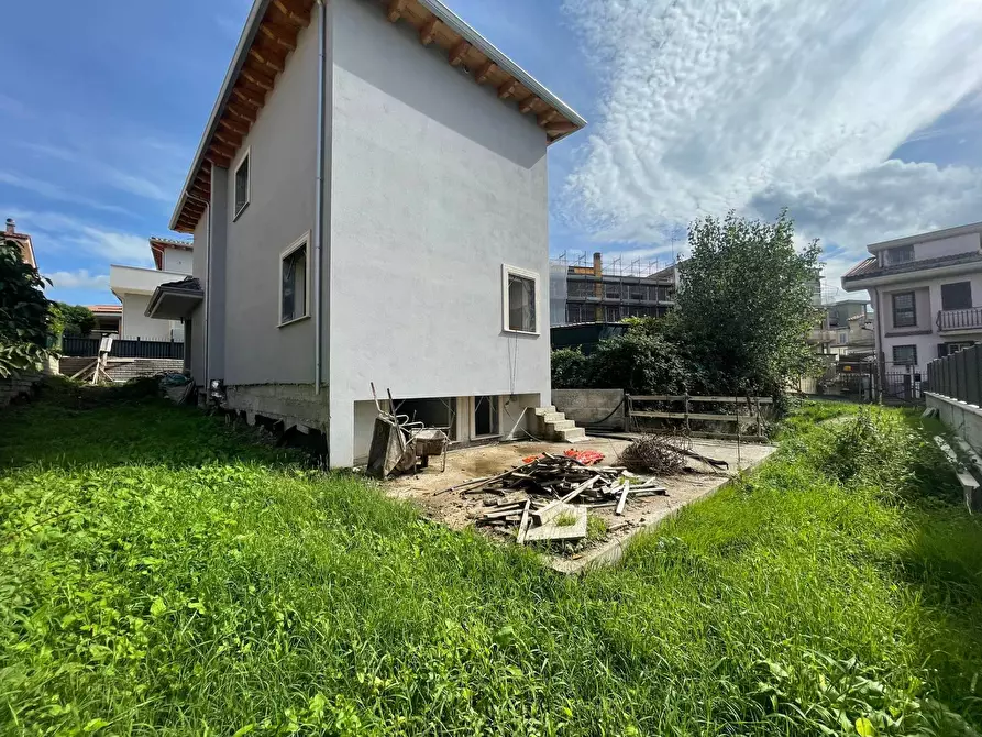 Immagine 17 di Villa in vendita  in via colleferro a Guidonia Montecelio