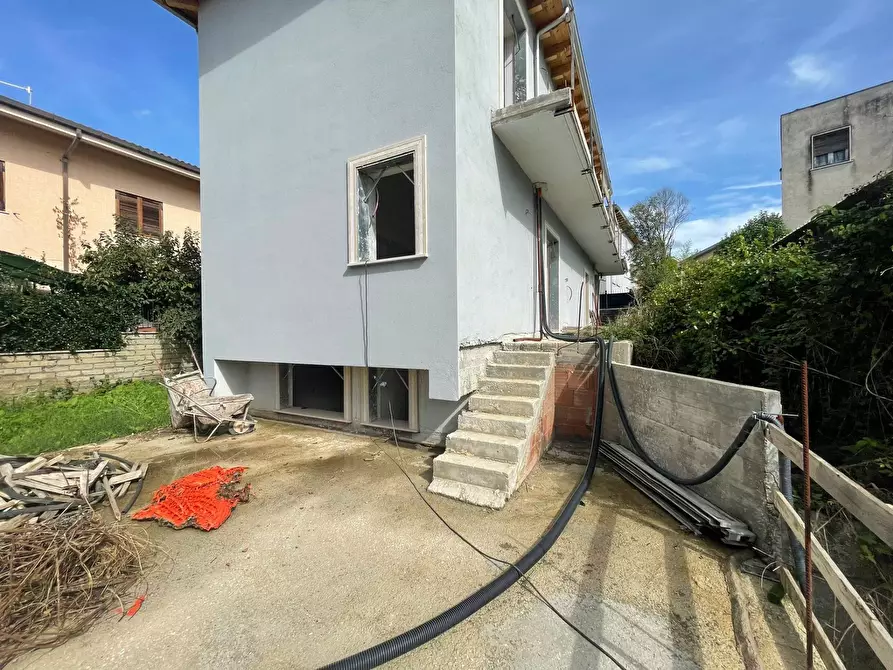 Immagine 19 di Villa in vendita  in via colleferro a Guidonia Montecelio