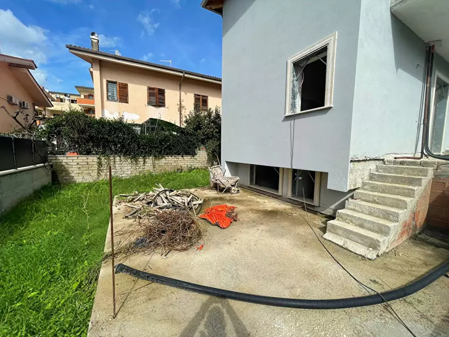 Immagine 22 di Villa in vendita  in via colleferro a Guidonia Montecelio