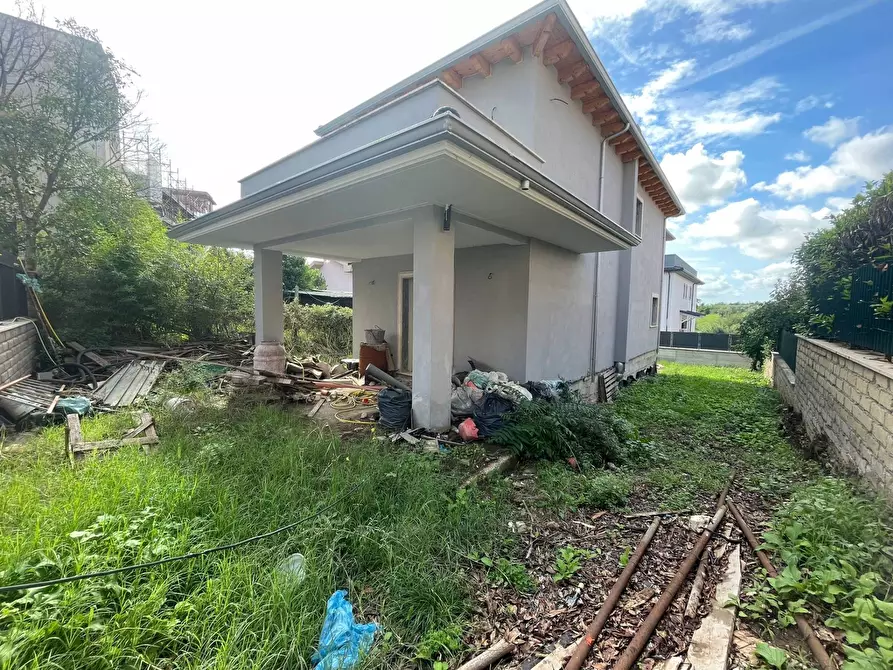 Immagine 25 di Villa in vendita  in via colleferro a Guidonia Montecelio