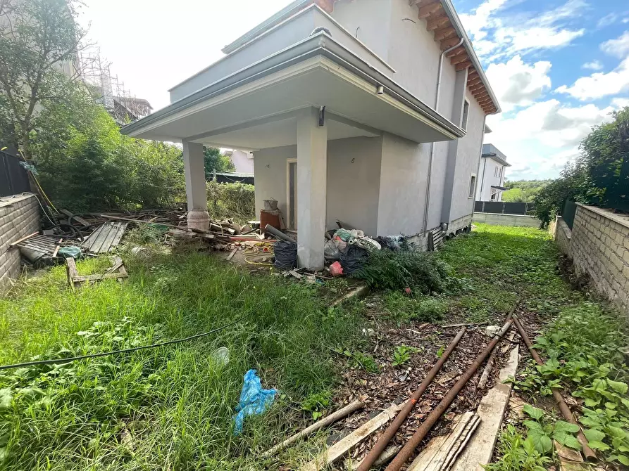 Immagine 26 di Villa in vendita  in via colleferro a Guidonia Montecelio
