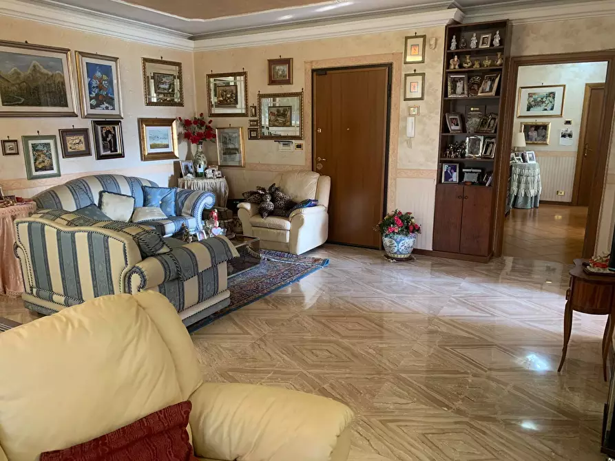 Immagine 4 di Appartamento in vendita  in via Francesco Guerrazzi a Guidonia Montecelio