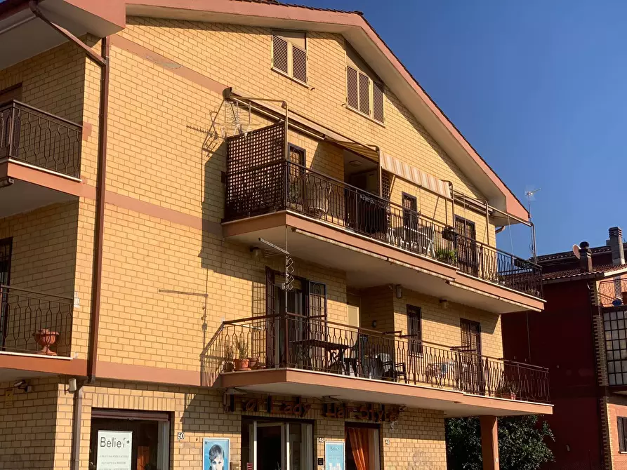 Immagine 3 di Appartamento in vendita  in via Francesco Guerrazzi a Guidonia Montecelio