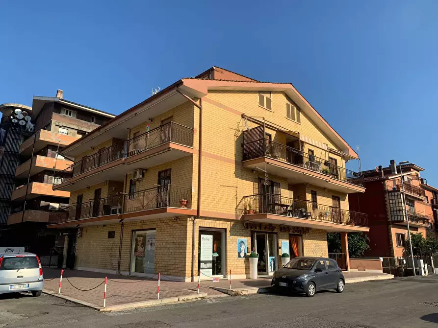 Immagine 2 di Appartamento in vendita  in via Francesco Guerrazzi a Guidonia Montecelio